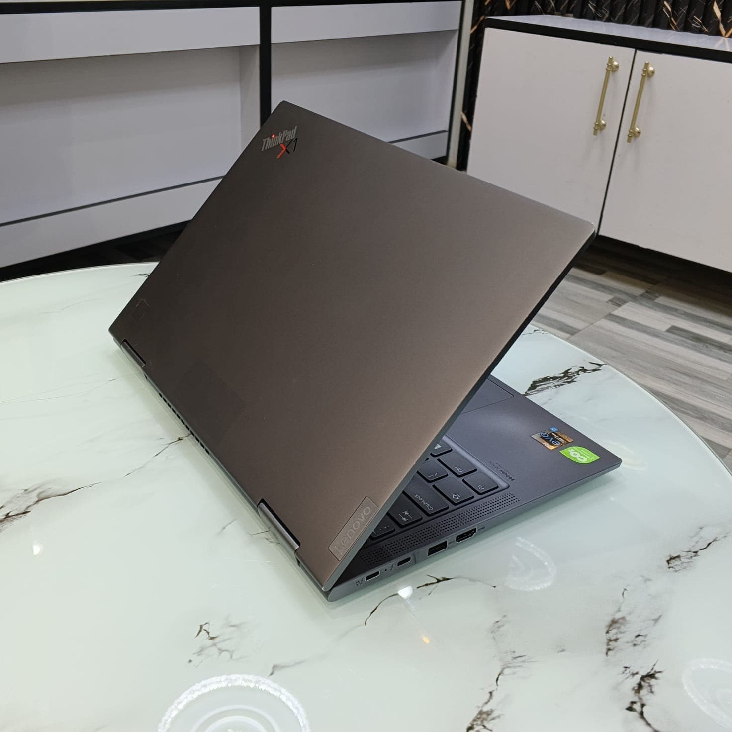 Lenovo Thinkpad X1 Yoga — view 1