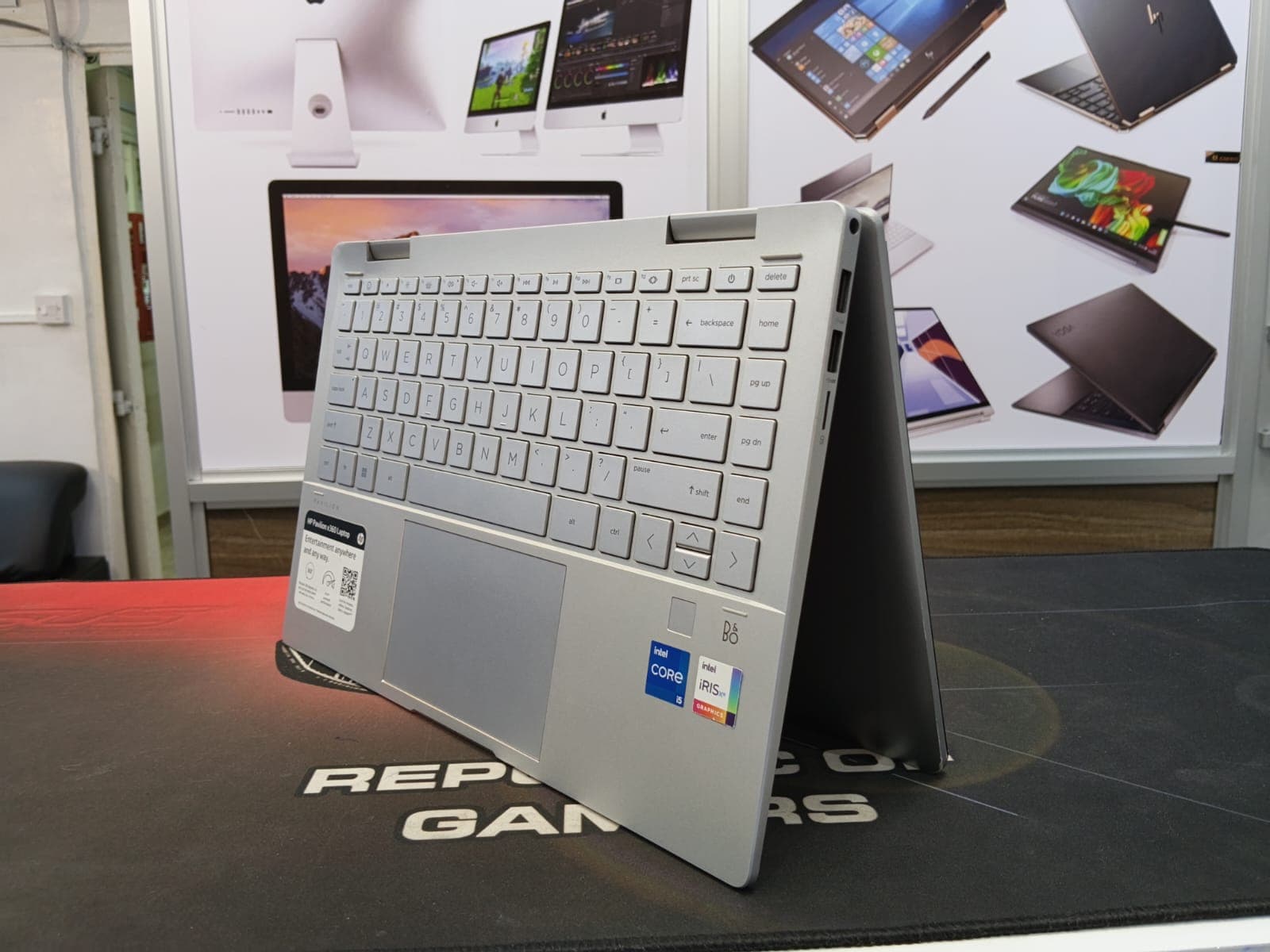 HP PAVILION 14 — view 1