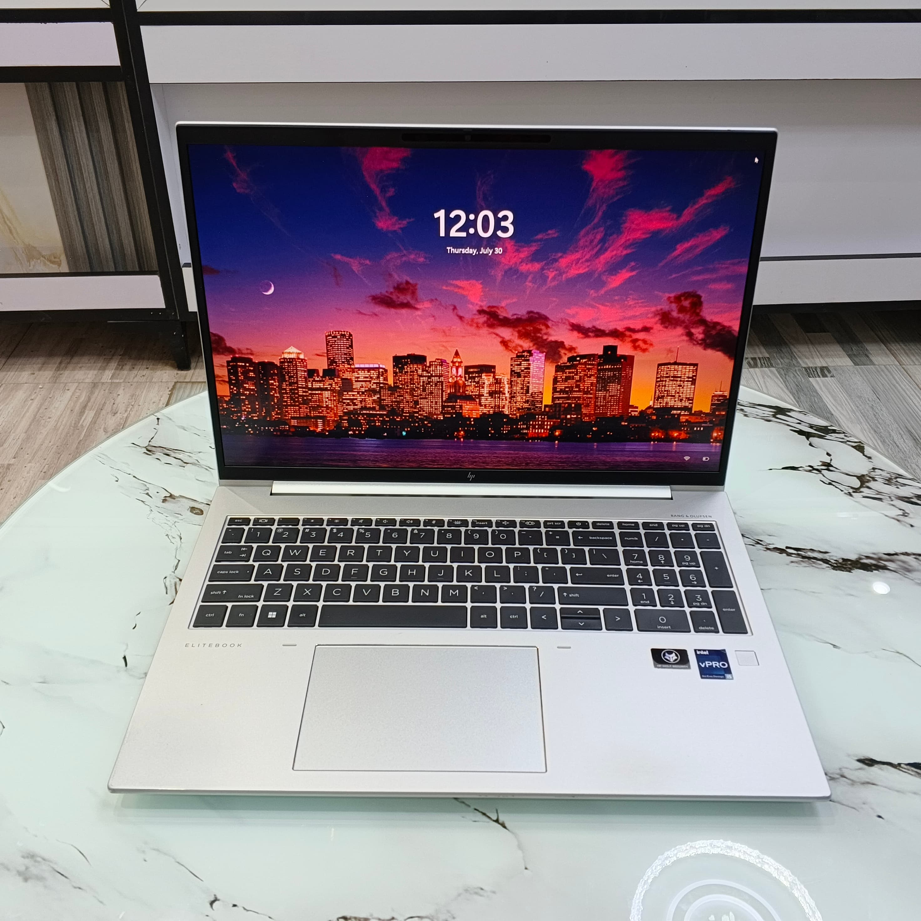 HP Pavilion 16 — view 1