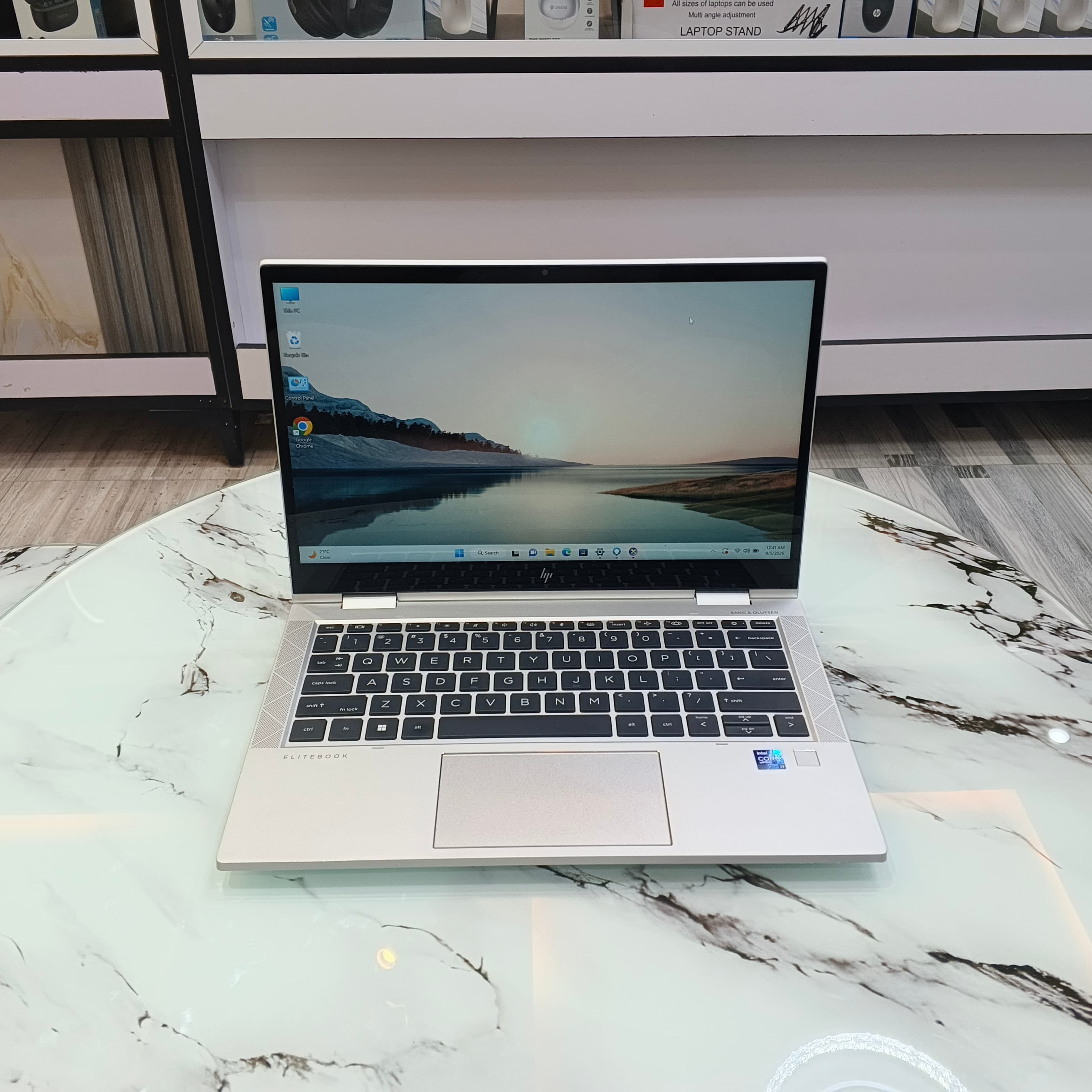 HP EliteBook X360 1040 G8 — view 1