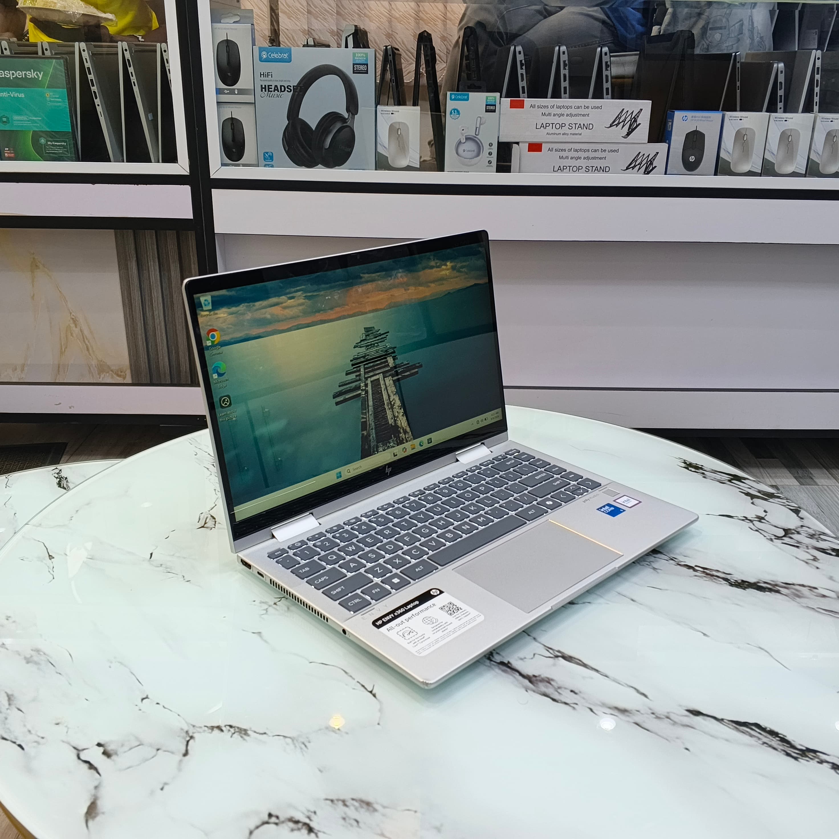 HP Envy 14 — view 1